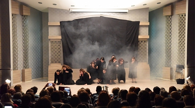 “Kız Kardeşlerim” sahnede!