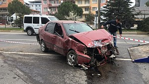 Uşak'ta Trafik Kazası: 3 Yaralı