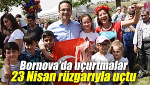 Bornova’da uçurtmalar 23 Nisan rüzgarıyla havalandı
