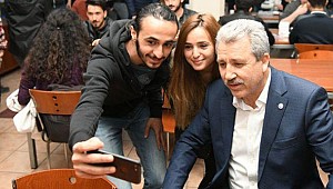 Ege Üniversitesi Rektörü Sosyal Medya Fenomeni