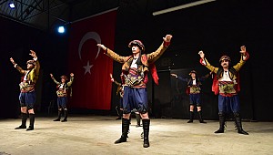 Kursiyerlerden muhteşem sahne performansı