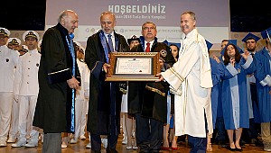 Milli Eğitim Bakanı İsmet Yılmaz, Piri Reis Üniversitesi'nde töreni terk etti