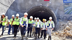 İzmir'in en uzun tünelini Kocaoğlu denetledi