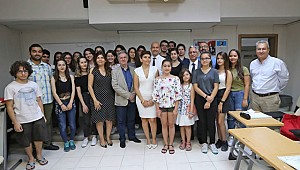Karşıyakalı gençlere Fransızca eğitim