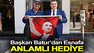Başkan Batur’dan Esnafa anlamlı hediye