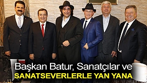 Başkan Batur, Güzellikler Adına, Sanatçılar ve Sanatseverlerle Yan Yana