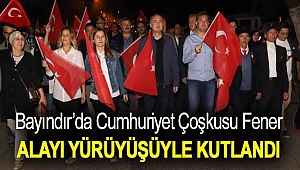 CUMHURİYET ÇOŞKUSU FENER ALAYI YÜRÜYÜŞÜYLE KUTLANDI