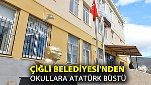 Çiğli Belediyesi’nden Okullara Atatürk büstü