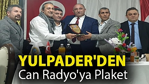 YULPADER'den Can Radyo'ya Plaket