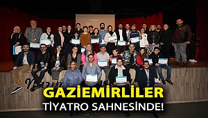 Gaziemirliler tiyatro sahnesinde!