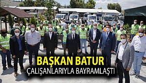 Başkan Batur çalışanlarıyla bayramlaştı
