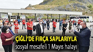 Çiğli’de fırça saplarıyla sosyal mesafeli 1 Mayıs halayı