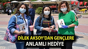 Dilek Aksoy’dan gençlere anlamlı hediye