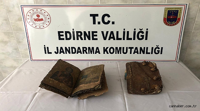 Edirne'de 500 yıllık olduğu değerlendirilen 2 el yazması İncil ele geçirildi