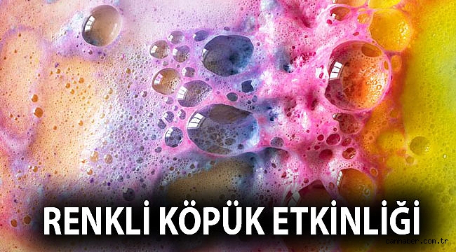 Renkli köpük etkinliği