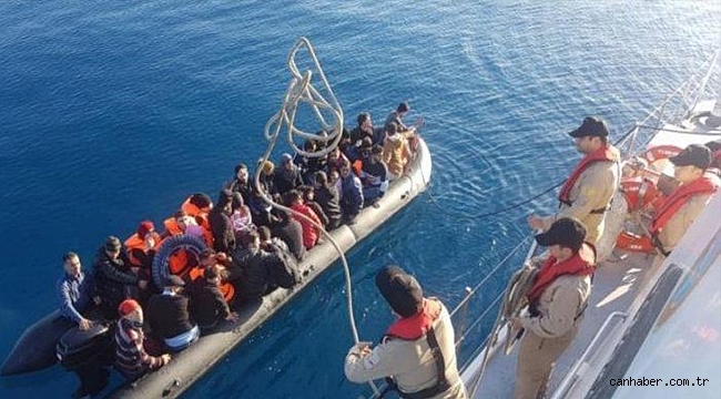 İzmir'de Türk karasularına geri itilen 38 kaçak göçmen kurtarıldı