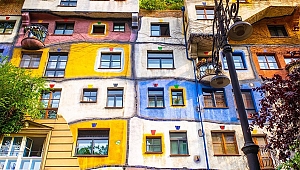 Viyana'nın sıradışı apartmanı Hundertwasser Evi