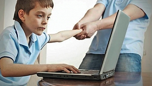 Çocukları internet bağımlılığına karşı nasıl korumalıyız?