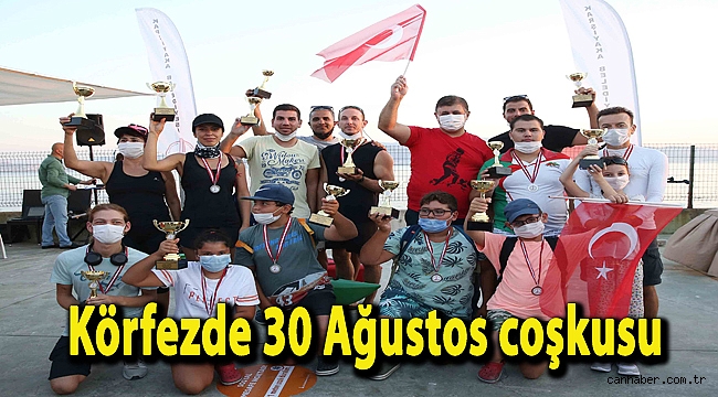 Körfezde 30 Ağustos coşkusu