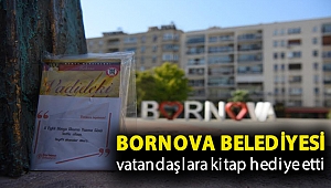 Bornova Belediyesi vatandaşlara kitap hediye etti