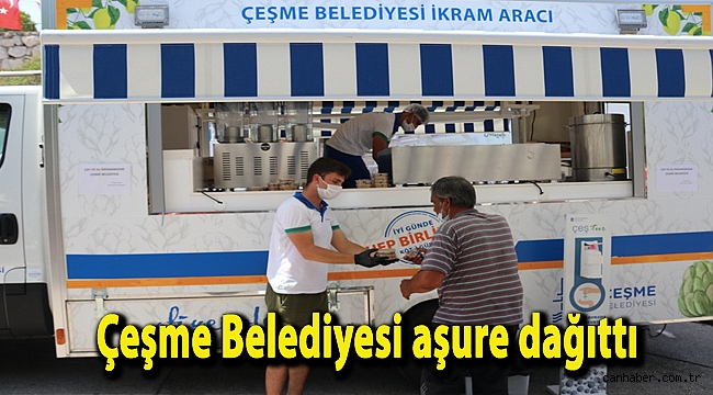 Çeşme Belediyesi aşure dağıttı