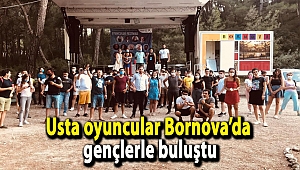 Usta oyuncular Bornova’da gençlerle buluştu