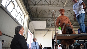 Cumhuriyet Meydanı’na yeni Atatürk heykeli