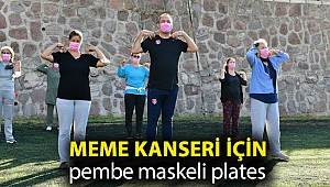 Meme kanseri için pembe maskeli plates