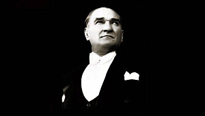 Cumhuriyetin kurucusu Atatürk'ü saygıyla anıyoruz