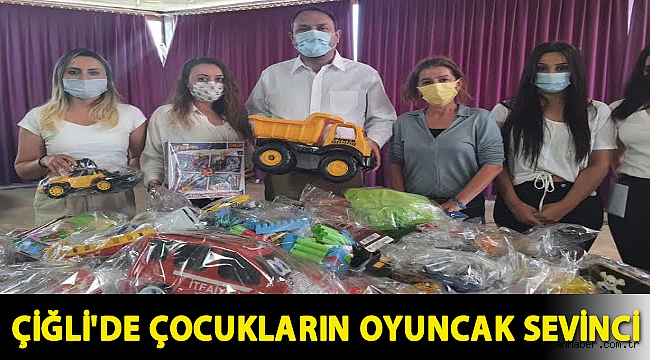 Çiğli'de çocukların oyuncak sevinci