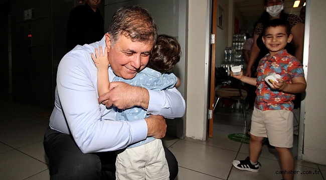 Başkan Cemil Tugay, Kurban Bayramı'nda mutluluk ve barış diledi