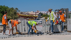 Son 1 yılda 150 bin metrekare kilit parke taşı serildi, 5 bin ton asfalt döküldü
