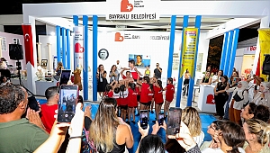 Bayraklı fuardaki yerini aldı