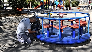 Bornova Belediyesi’nden parklara titiz bakım