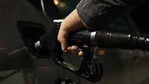 Benzine ikinci indirim mi geliyor ?