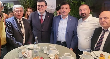 Avukat Hızır Haşim Kaya, İzmir Milletvekili Hamza Dağ ve AK Parti İl Başkanı Bilal Saygılı ile Cumhurbaşkanlığı İletişim Başkanlığı’nda Dostlar İle Bir Arada