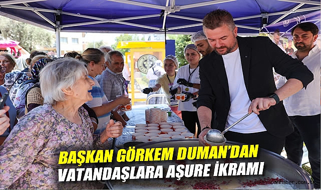Başkan Görkem Duman’dan vatandaşlara aşure ikramı