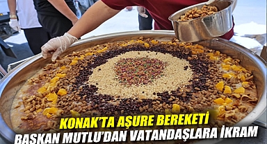 Konak’ta aşure bereketi: Başkan Mutlu’dan vatandaşlara ikram