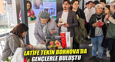 Latife Tekin Bornova'da gençlerle buluştu